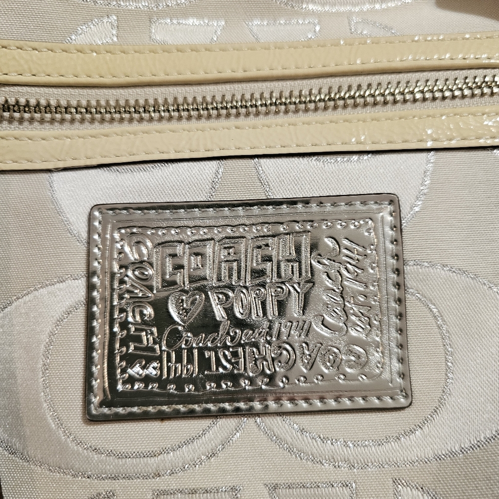 Coach Cream Signature Tote Bag - Picture 3 of 15